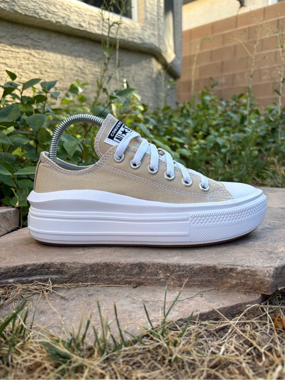 Womens Beige White Converse Chuck Taylor All Star Move Ox Low Top Platform sz 7